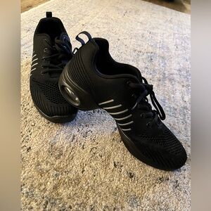 Women’s dance sneakers - size 40/8